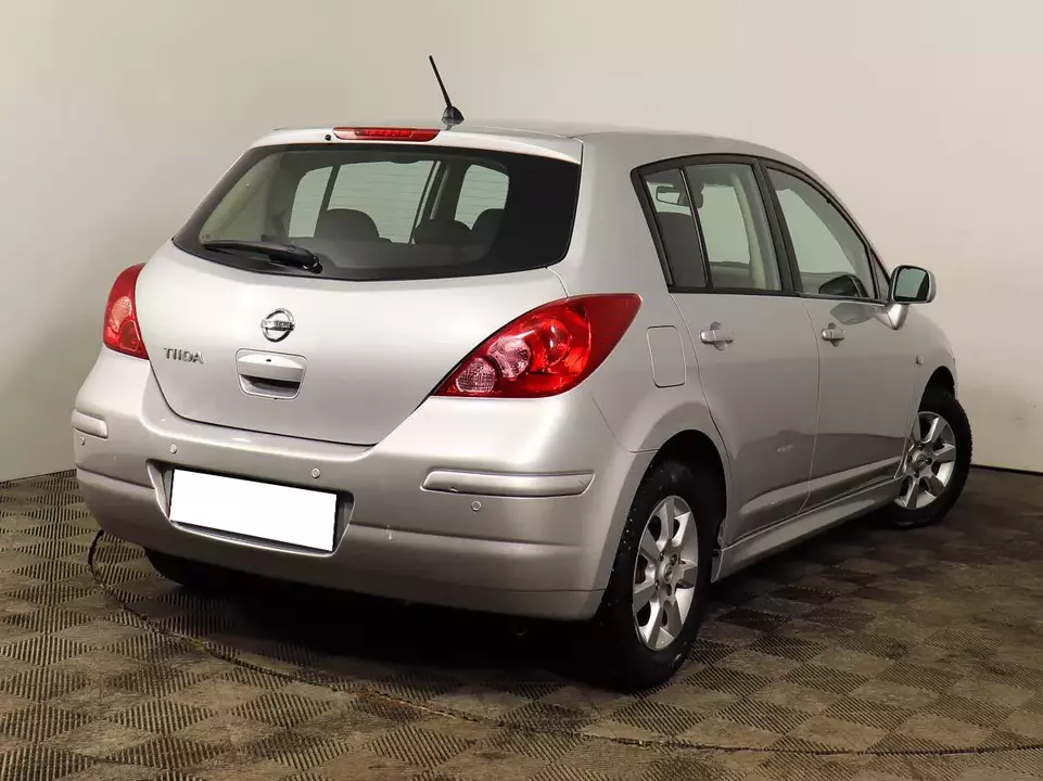 Nissan Tiida, фото №4