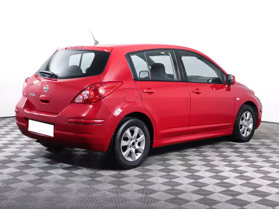 Nissan Tiida, фото №5