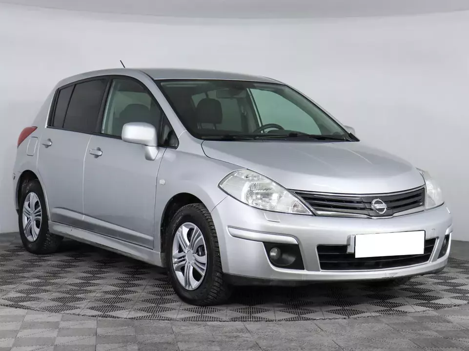 Nissan Tiida, фото №3