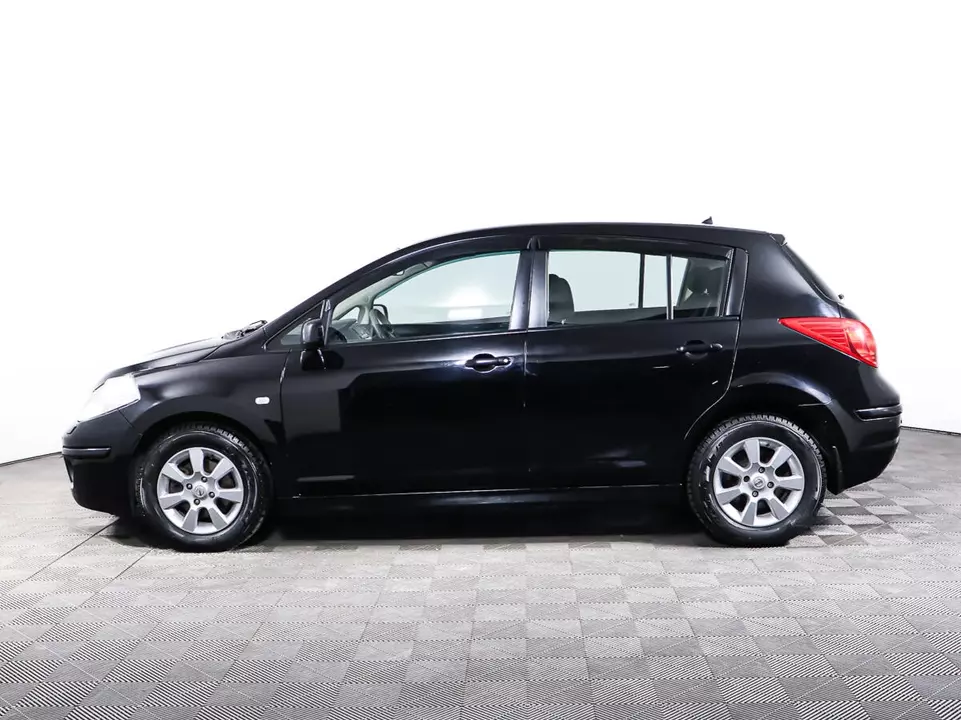 Nissan Tiida, фото №8