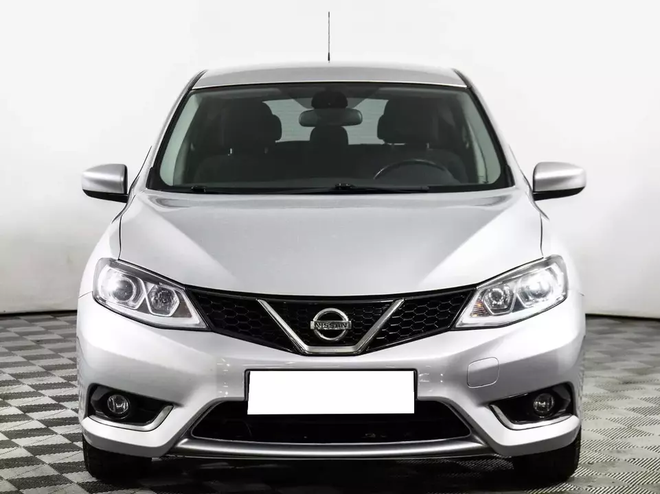 Nissan Tiida, фото №2