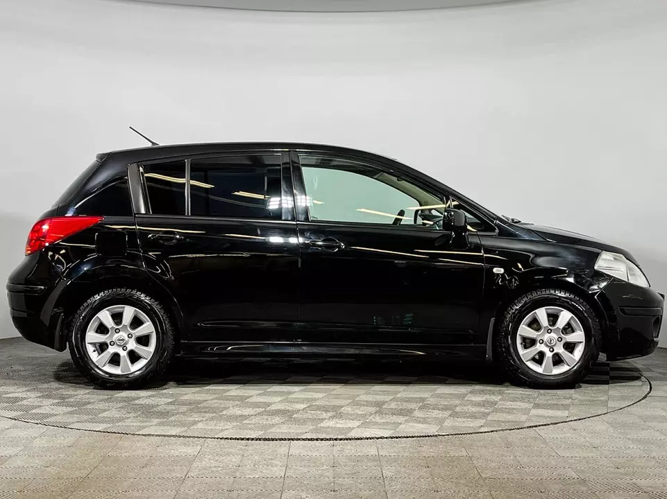 Nissan Tiida, фото №4