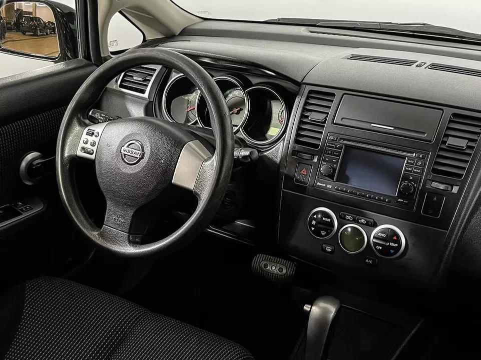 Nissan Tiida, фото №9