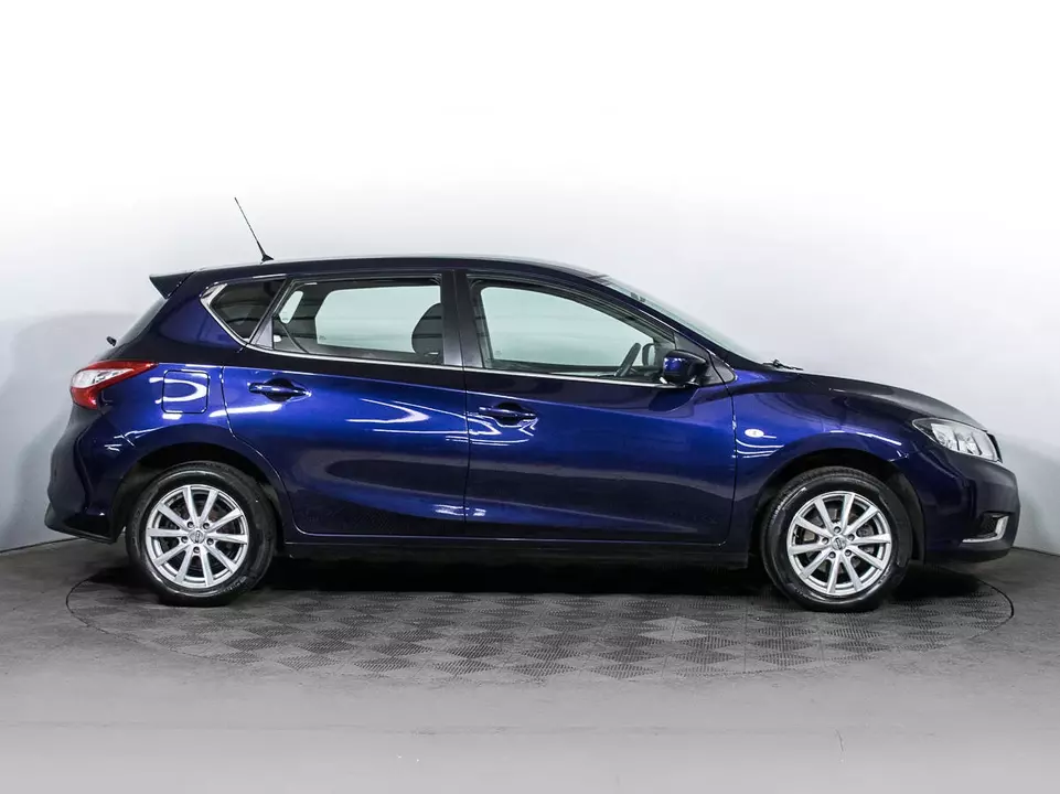 Nissan Tiida, фото №4