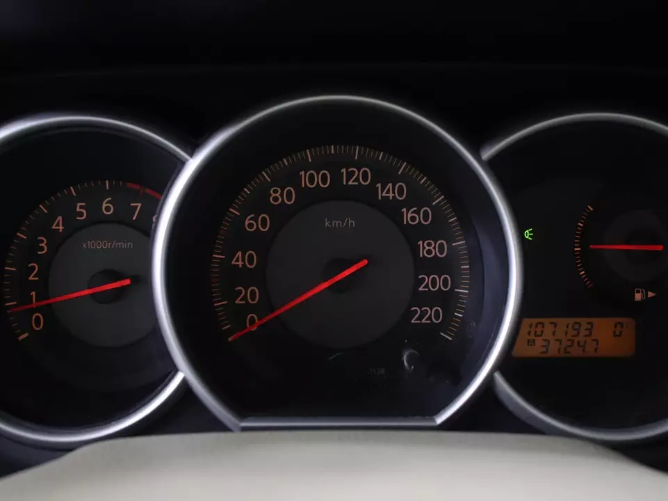 Nissan Tiida, фото №11