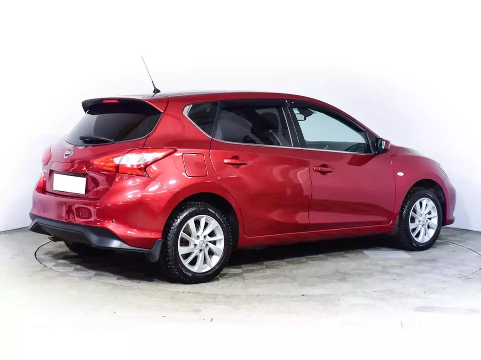 Nissan Tiida, фото №5