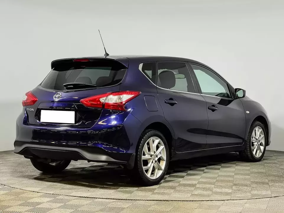 Nissan Tiida, фото №5