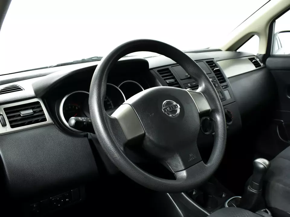 Nissan Tiida, фото №13