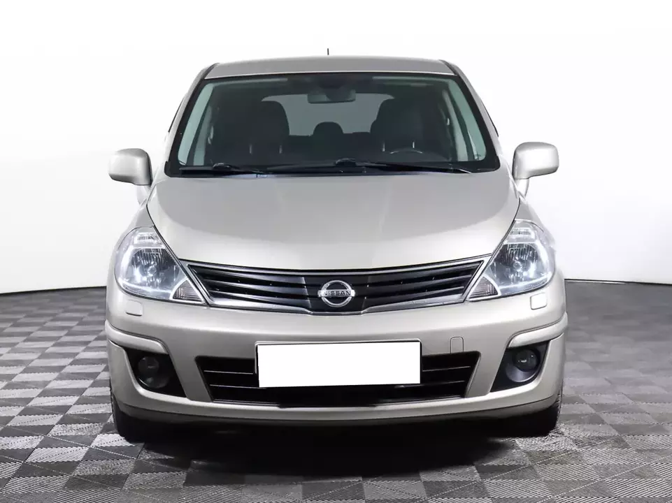 Nissan Tiida, фото №2