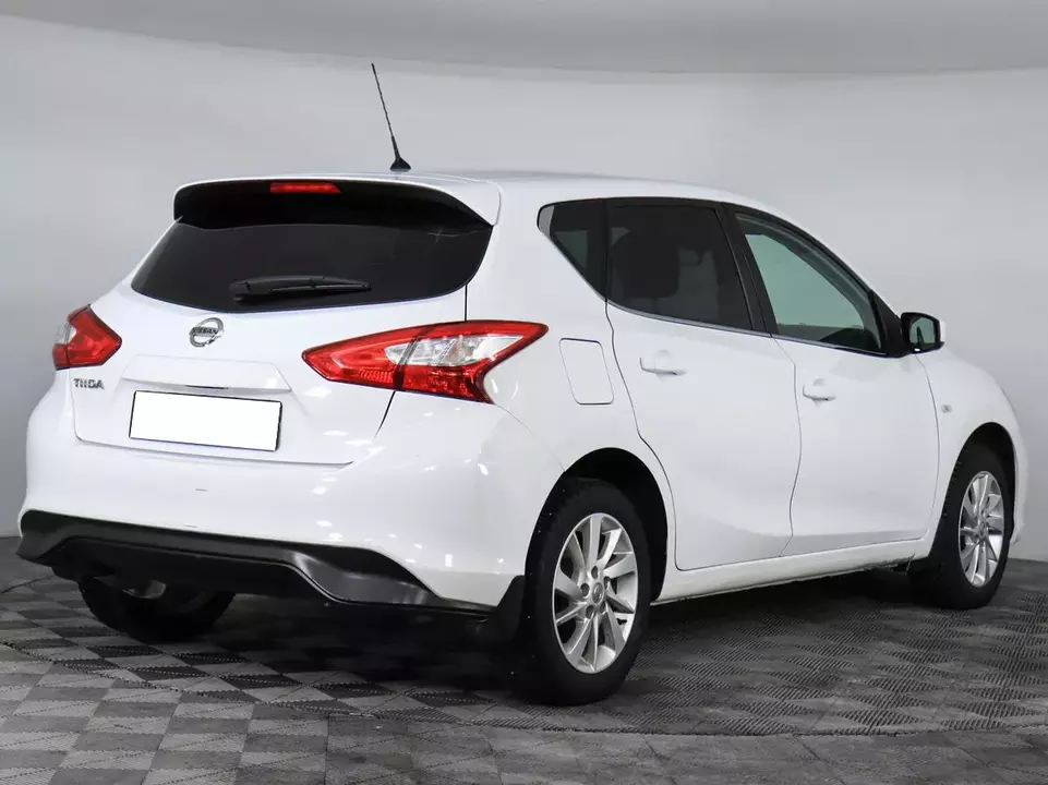 Nissan Tiida, фото №5